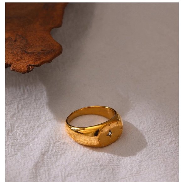 New 18K Gold Plated Diamond Star Signet Ring - Picture 3 of 5